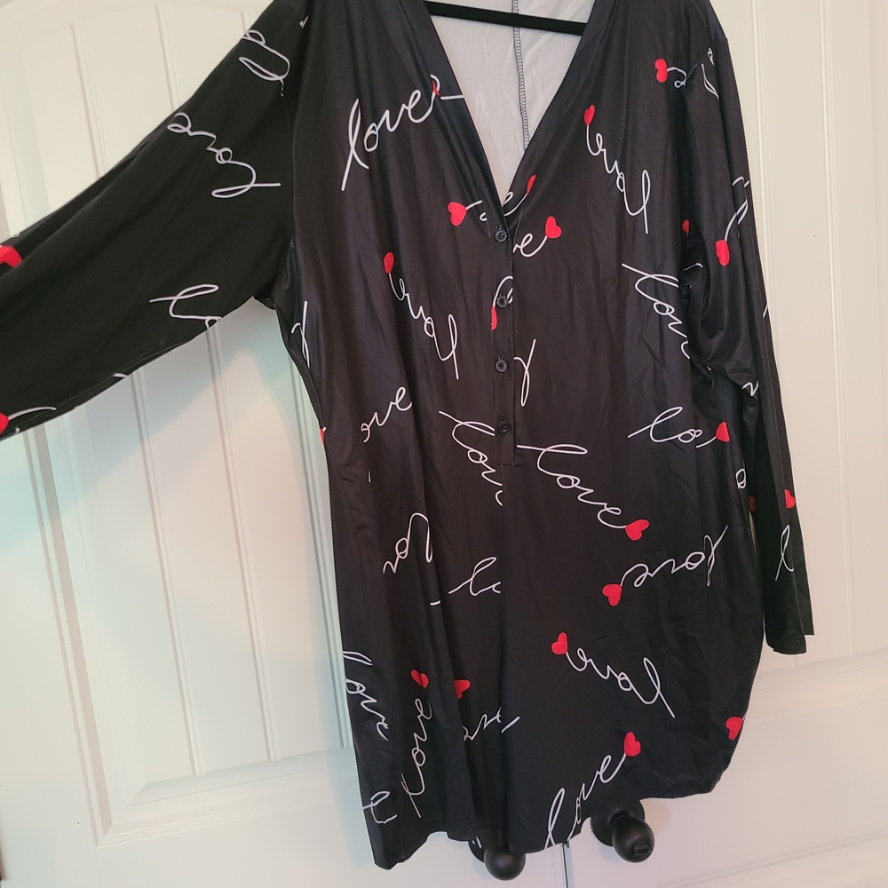 SHEIN Black Love Print Pajama Romper
